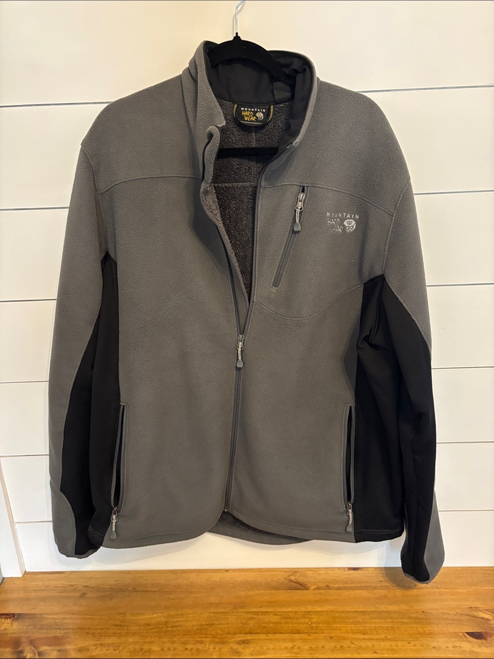 Mountain Hardwear Gray and Black Lightweight Fleece Jacket